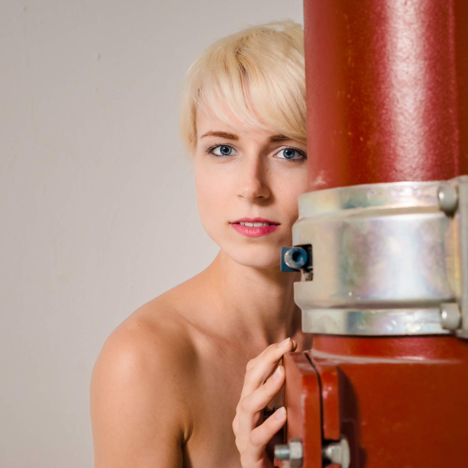 Akt im Industriekeller 193